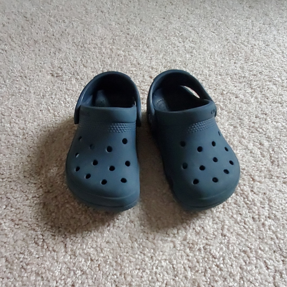 Crocs toddler size 8